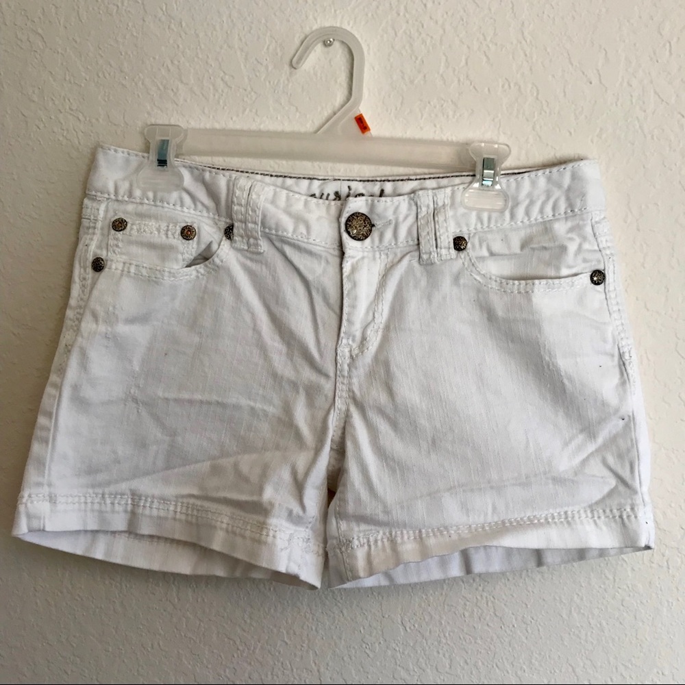 🌻Maurices White Denim Shorts